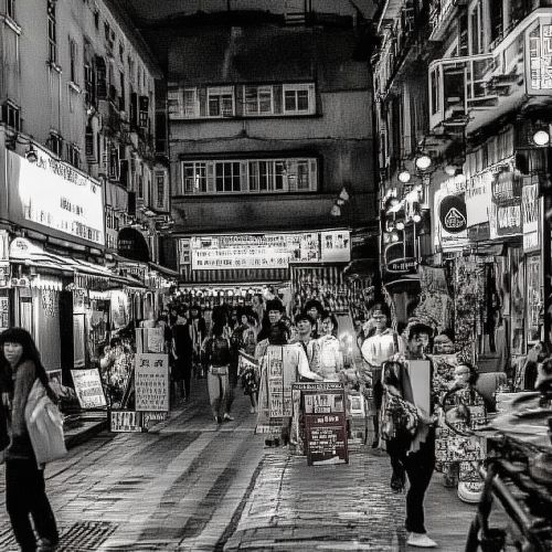 新风口!霍尔果斯免税店香烟是真的吗“是否真品”